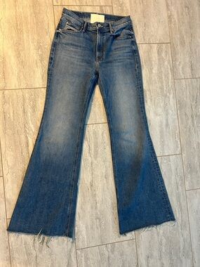Mother High-Rise Wide-Leg Flare Jeans with raw hem. Perfect for summer!